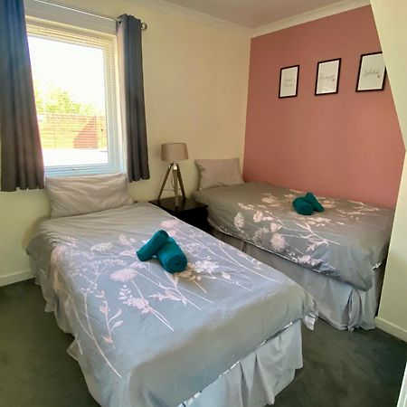 Cosy Cottage With Free Parking Close To Airport EDI Eksteriør billede