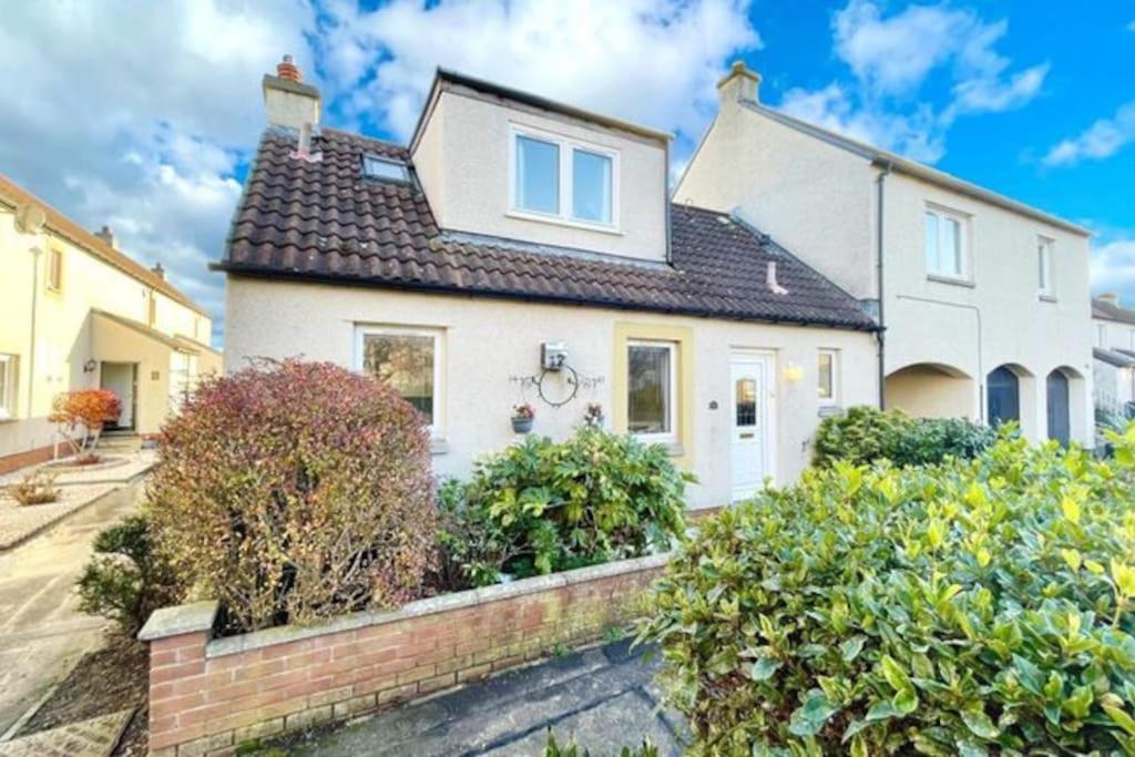 Cosy Cottage With Free Parking Close To Airport EDI Eksteriør billede